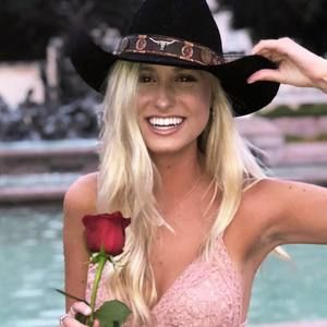 Meet your Posher, Caroline